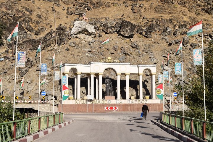 Pamir Highway Adventure tour in 2 days
