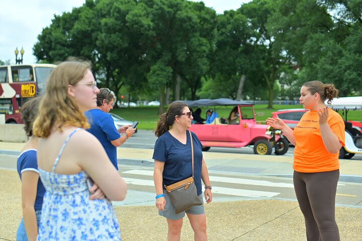 Washington DC's Monuments & US History Guided E-Cart Tour