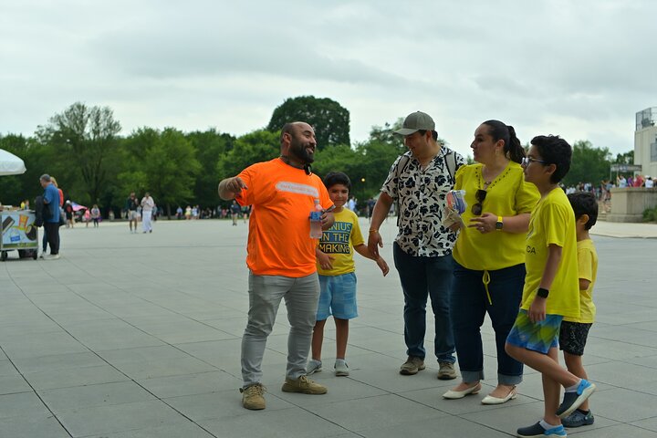 Washington DC's Monuments & US History Guided E-Cart Tour