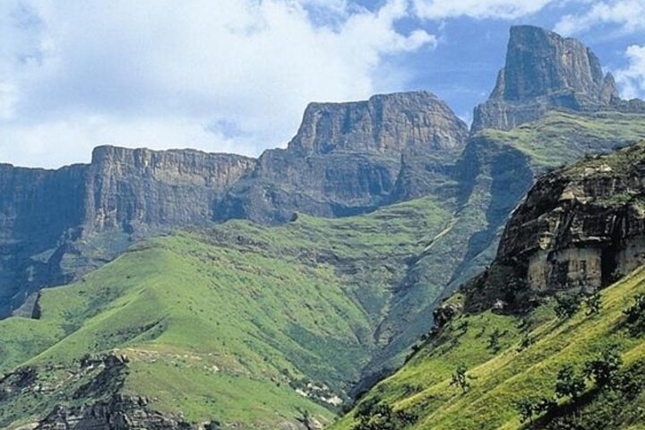 Drakensberg Mountains & Nelson Mandela Capture Site Full Day Safari