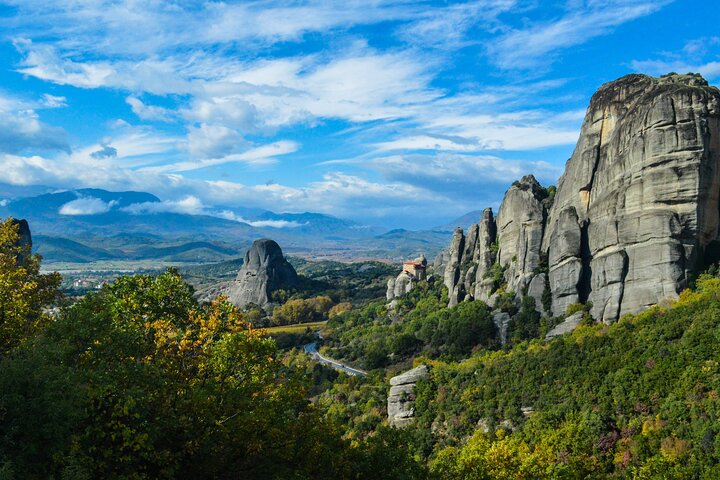 Meteora tour from Volos.A journey through history and nature.
