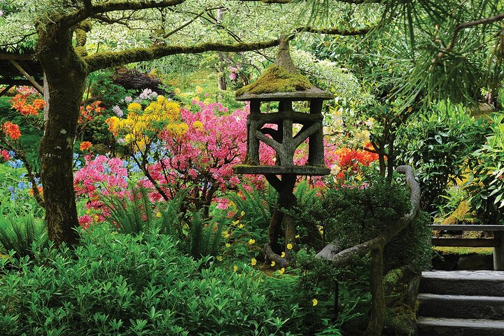 The Butchart Gardens Express Shuttle from Downtown Victoria