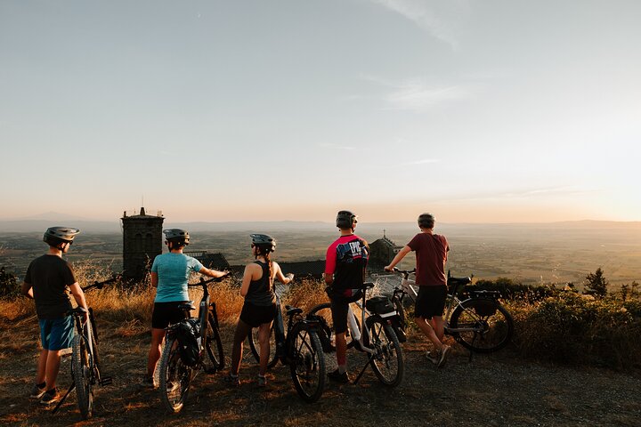 Cortona - Sunset eBike Ride Around the Village + Pizza Tasting