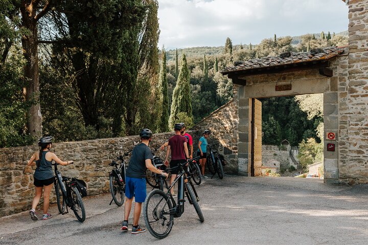Cortona - Sunset eBike Ride Around the Village + Pizza Tasting