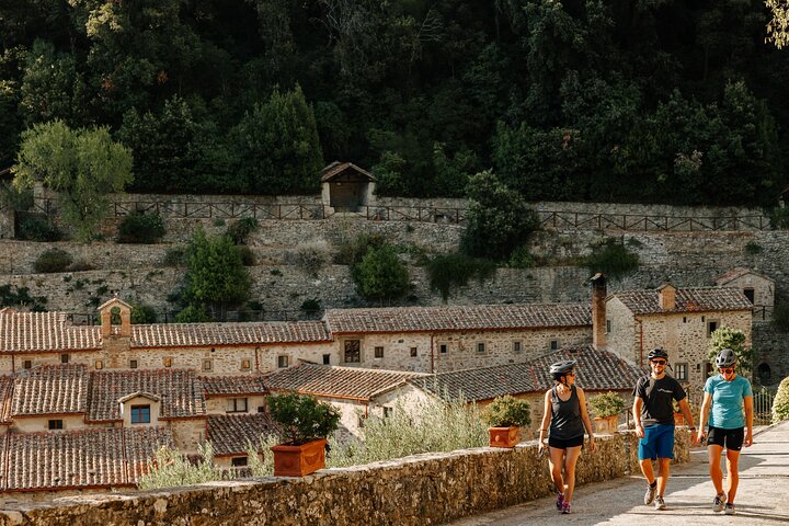 Cortona - Sunset eBike Ride Around the Village + Pizza Tasting