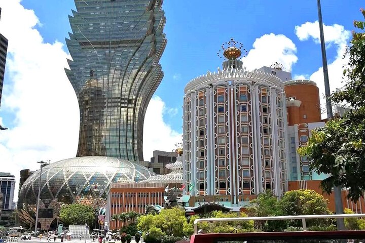 Macau Hop-On Hop-Off Open Top Sightseeing Bus Tour
