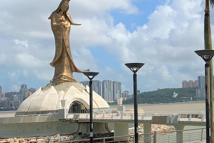 Macau Hop-On Hop-Off Open Top Sightseeing Bus Tour