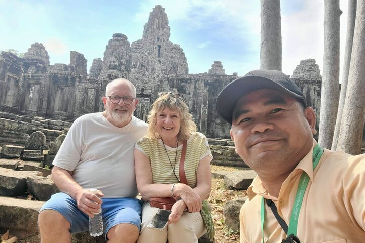 Day trip Phnom Penh to Siem Reap & Return back