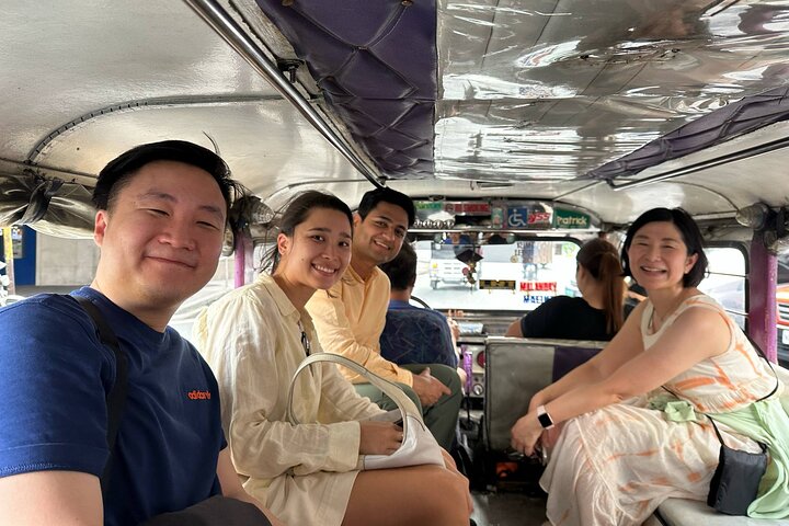 Discover the Real Manila with Tuktuk and Jeepney