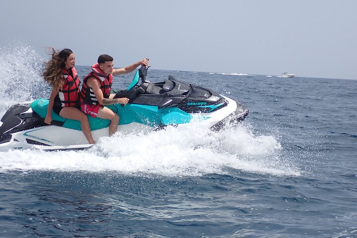 Jet Ski Tour from Alicante to Explore the Coast