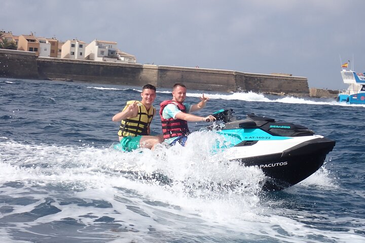 Jet Ski Tour from Alicante to Explore the Coast