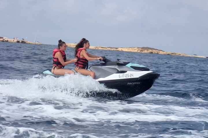 Jet Ski Tour from Alicante to Explore the Coast
