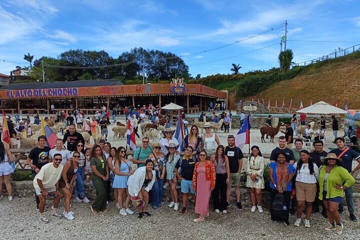 Guatapé Tour: Piedra del Peñol with Boat Tour, Breakfast, Lunch