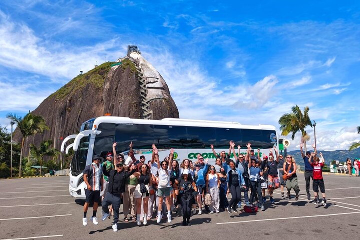 Guatapé Tour: Piedra del Peñol with Boat Tour, Breakfast, Lunch