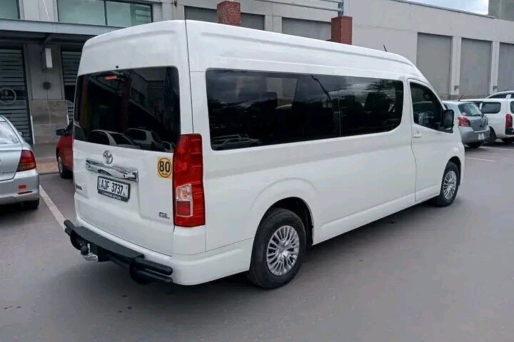 Airport and Hotel Shuttle