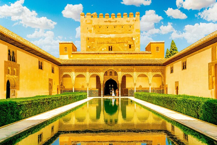 Skip-the-line Alhambra and Nasrid Palaces Tour in Granada