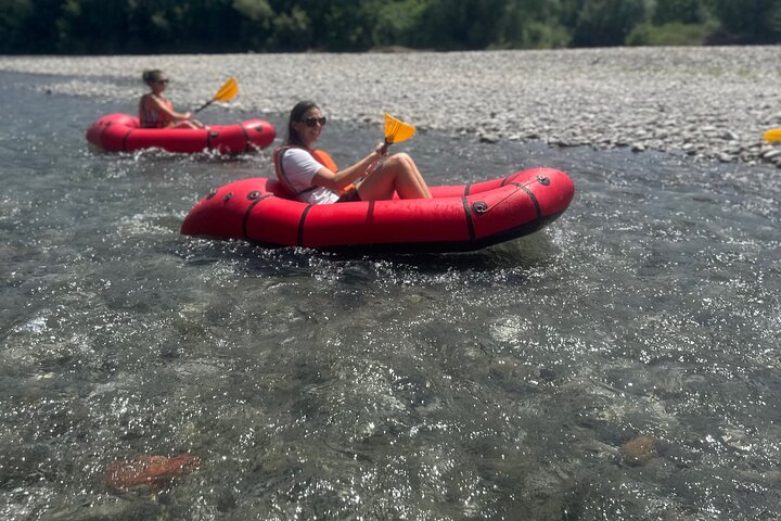 Lucca: kayak tour with aperitif + free souvenir pictures