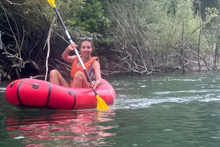 Lucca: kayak tour with aperitif + free souvenir pictures