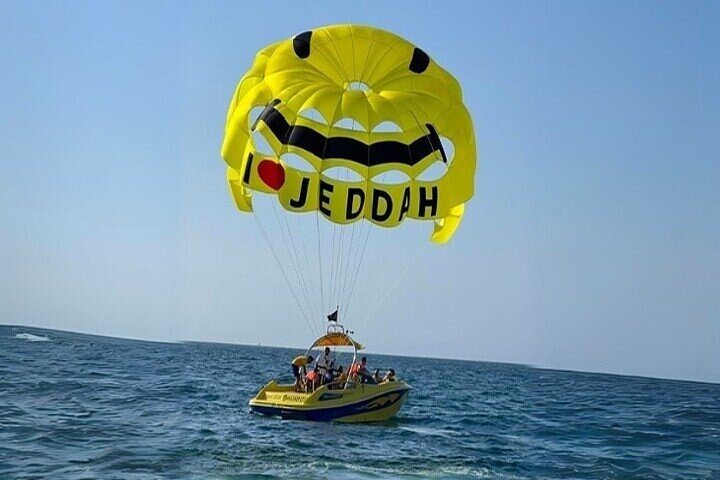 Parachute Jeddah Experience Over the Red Sea