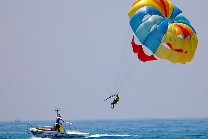 Parachute Jeddah Experience Over the Red Sea