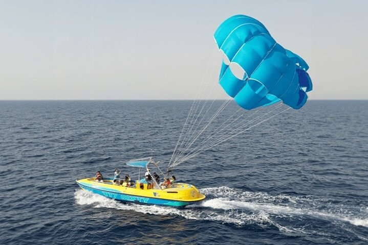 Parachute Jeddah Experience Over the Red Sea