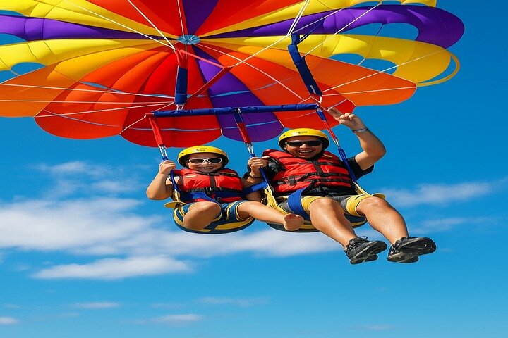 Parachute Jeddah Experience Over the Red Sea