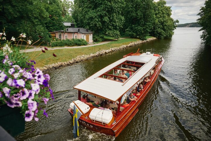 Stockholm Archipelago Tour by Classic Wooden Boat with Guide