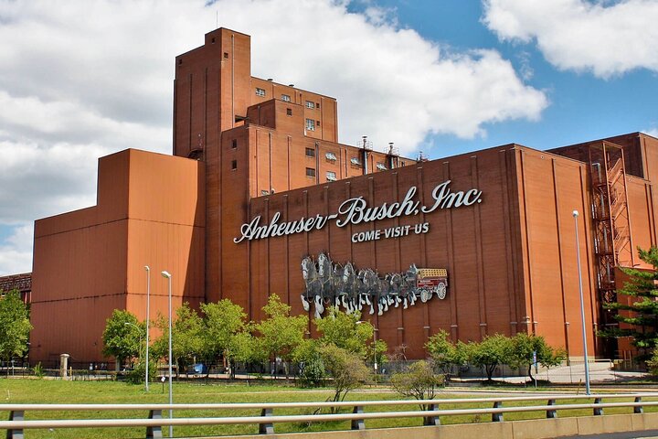 StL's Signature "Sights and Bites" - Private Tour in St. Louis