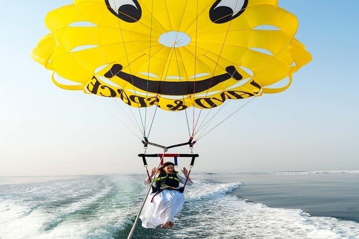 Parachute Jeddah Experience Over the Red Sea