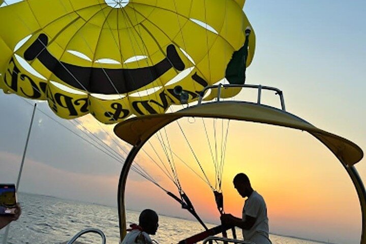 Parachute Jeddah Experience Over the Red Sea