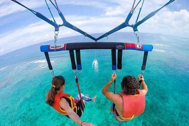 Parachute Jeddah Experience Over the Red Sea