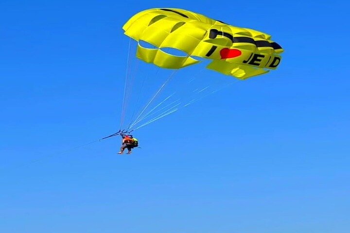 Parachute Jeddah Experience Over the Red Sea