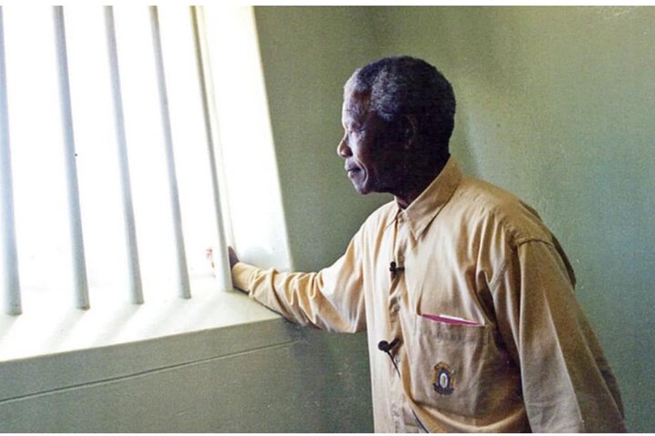 Robben Island and Prison Guided Tour with Ferry Ticket