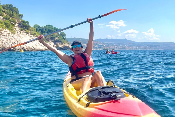 Guided kayak excursion in creeks