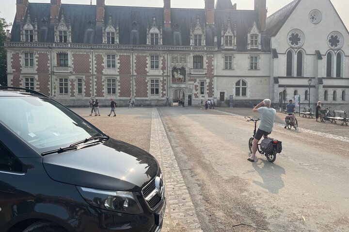 Day Trip to Loire Castles – Private & Customizable from Paris