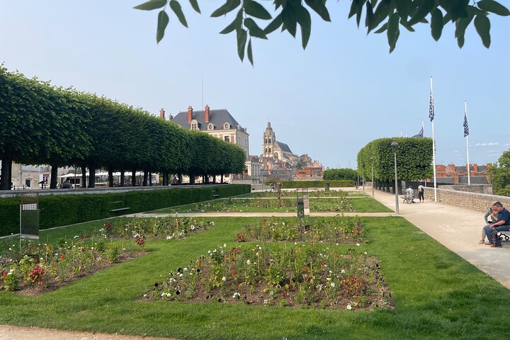 Day Trip to Loire Castles – Private & Customizable from Paris