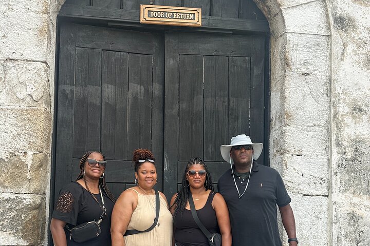 Accra To Cape Coast And Elmina Day Tour