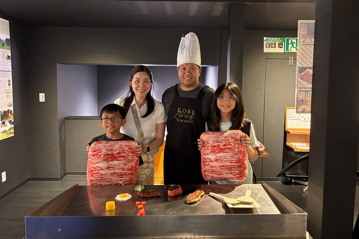 Kobe: 100% Personalized Tour with Local Student Guide