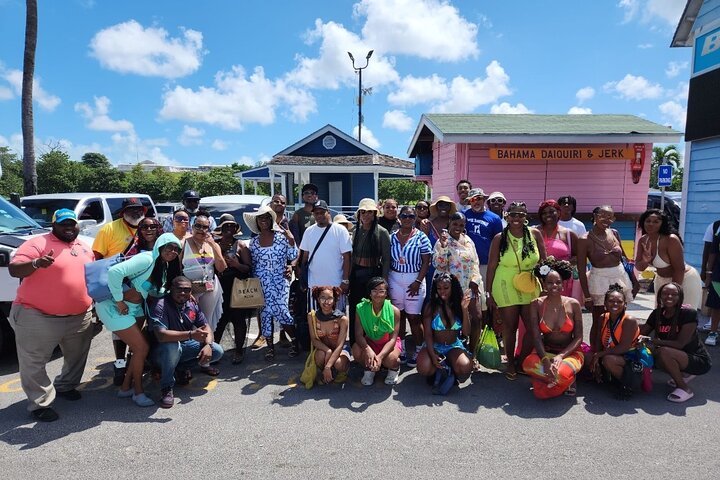 Nassau's Half Day Bus City Tour: Guided Tour with Free Samples
