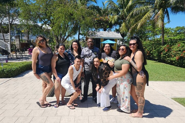 Nassau's Half Day Bus City Tour: Guided Tour with Free Samples