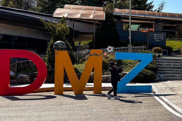 Private Guided Tour in DMZ with Lake (Optional Incheon Layover)