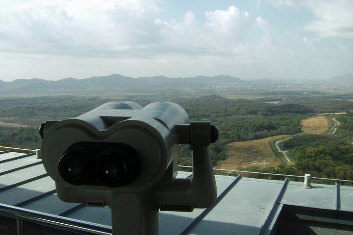Private Guided Tour in DMZ with Lake (Optional Incheon Layover)