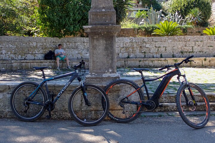 Bike and Wine Korcula Adventure - Half Day Guided Bike Tour