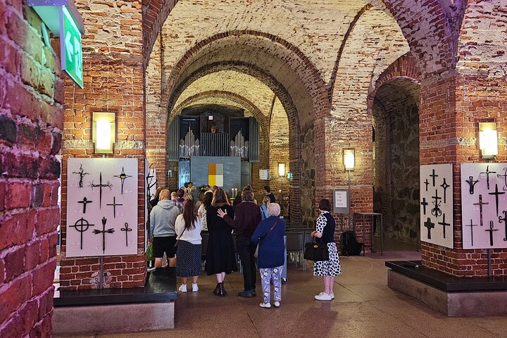Helsinki & Suomenlinna: City Highlights Tour with Ferry Ride