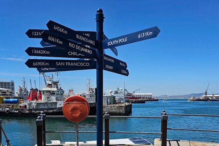 Robben Island and Prison Guided Tour with Ferry Ticket