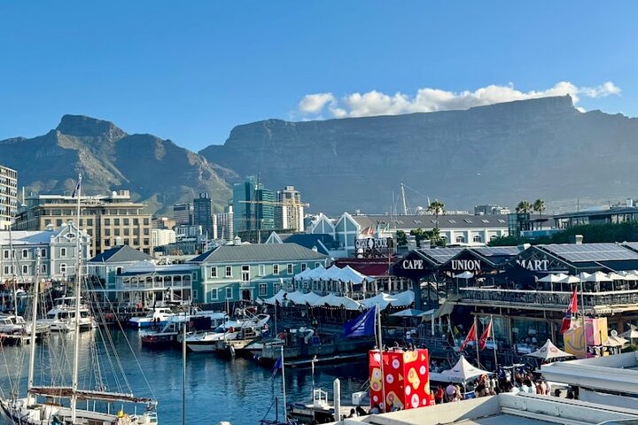Robben Island and Prison Guided Tour with Ferry Ticket