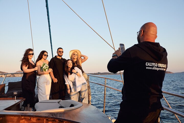 All Day Cruise -3 Islands to Agistri,Moni, Aegina with lunch and drinks included