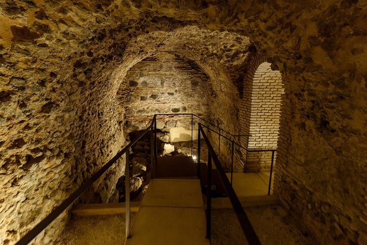 Toledo Underground Tour Visit Roman Baths and Private Cellars