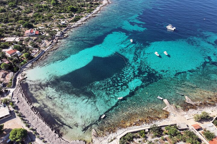 Split/Kaštela/Trogir: Blue Lagoon 3 Islands Tour with drinks
