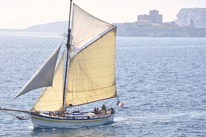 Sailing cruise, If Castle, Frioul Calanques & swimming